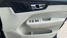 Volvo Xc60 2.0 B4P Plus Dark 5dr Geartronic Petrol Estate